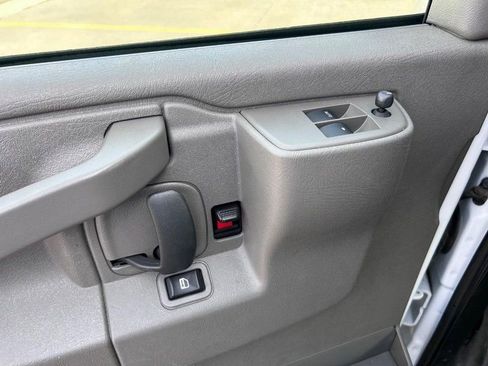 Used 2022 Chevrolet Express 3500 LS image 15