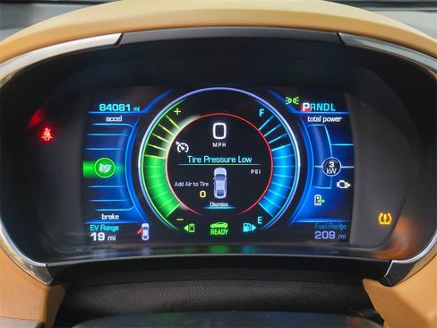 Used 2017 Chevrolet Volt Premier w/ Driver Confidence II Package image 23