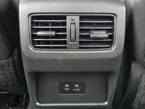 Used 2022 Nissan Rogue SV AWD/4WD image 29