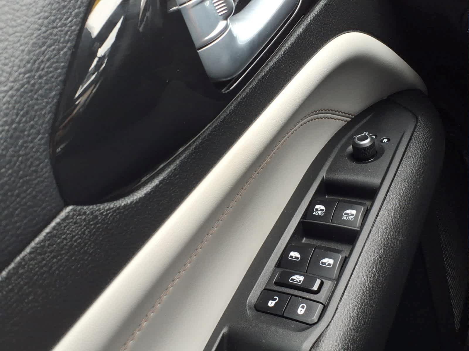 Used 2023 Jeep Compass Limited w/ Sun and Sound Group AWD/4WD image 25