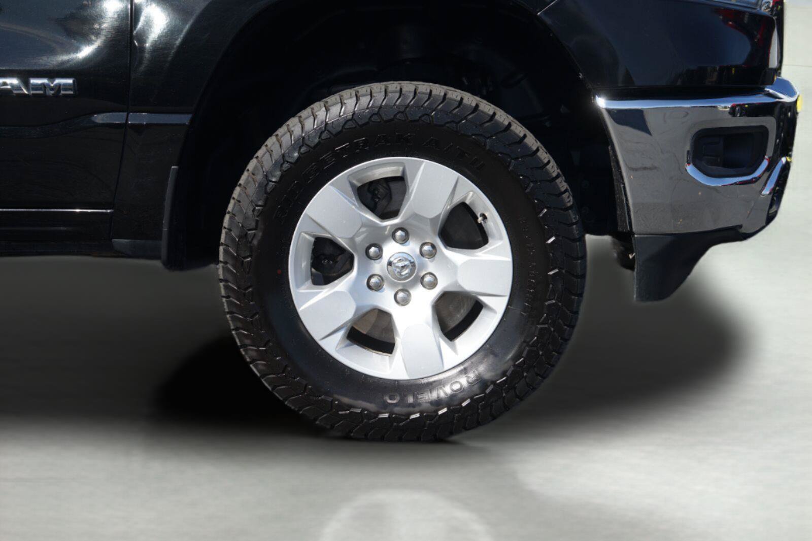 Used 2019 RAM 1500 Big Horn AWD/4WD image 4