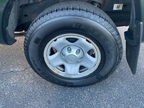 Used 2013 Toyota Tacoma 4x4 Access Cab image 4