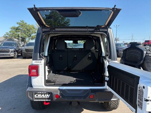 Used 2025 Jeep Wrangler Unlimited Rubicon AWD/4WD image 7