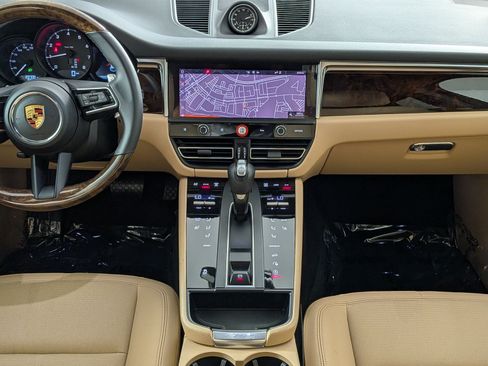 Certified 2023 Porsche Macan AWD/4WD image 18