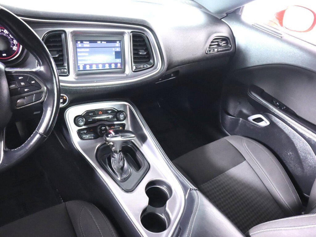 Used 2021 Dodge Challenger SXT RWD image 31