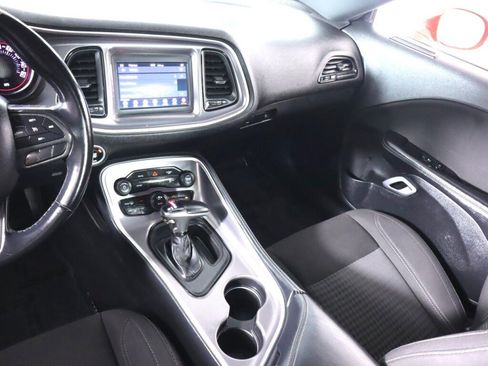 Used 2021 Dodge Challenger SXT RWD image 31