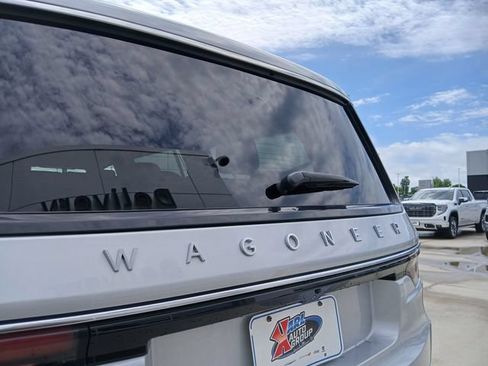 Used 2023 Jeep Wagoneer Series III w/ Preferred Equipment Group AWD/4WD image 44