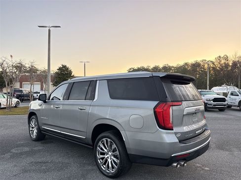 Used 2023 GMC Yukon XL Denali image 3