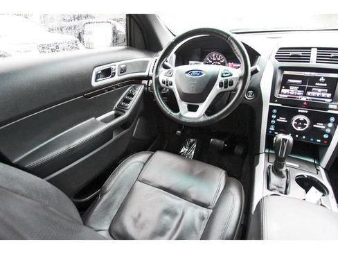Used 2014 Ford Explorer Limited w/ Equipment Group 301A FWD image 7