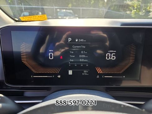 Used 2026 Kia Carnival EX FWD image 30
