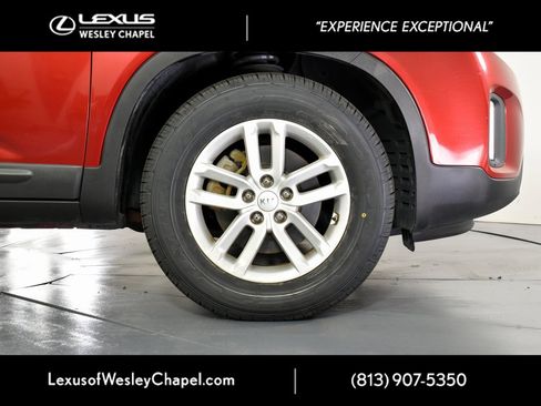 Used 2015 Kia Sorento LX image 5
