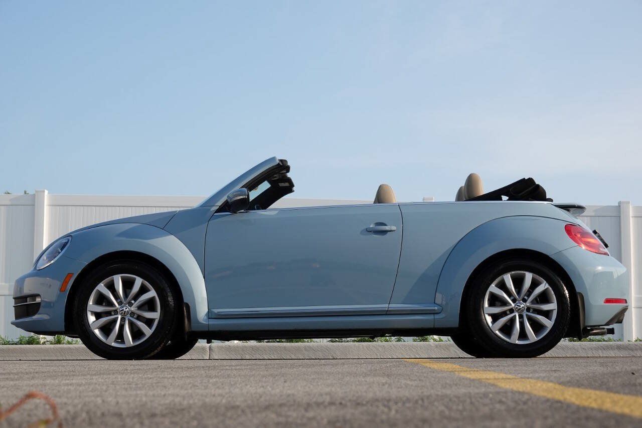 Used 2014 Volkswagen Beetle TDI FWD image 13
