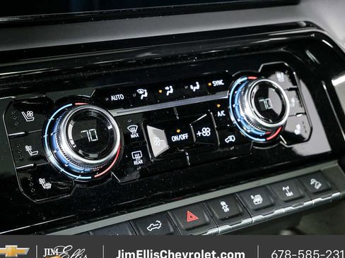 Used 2025 GMC Sierra 2500 AT4X AWD/4WD image 17