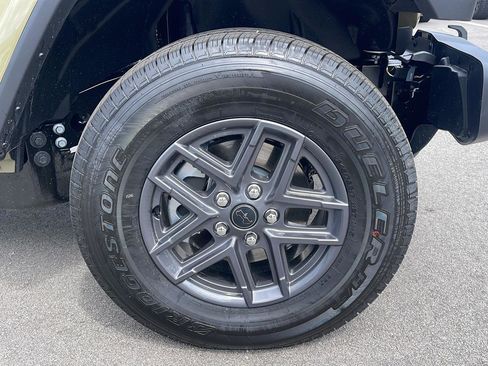 New 2026 Jeep Gladiator Sport image 9