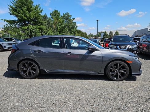 Used 2018 Honda Civic Sport Touring image 8