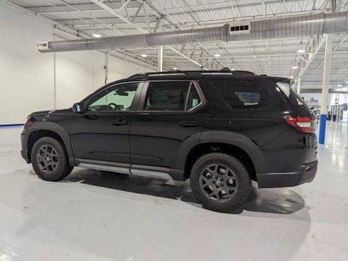 New 2025 Honda Pilot TrailSport image 5