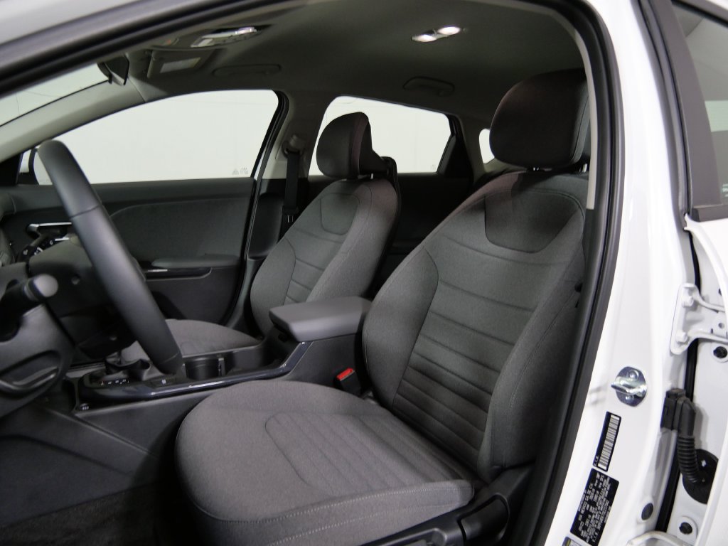 Used 2025 Kia K4 EX FWD image 11
