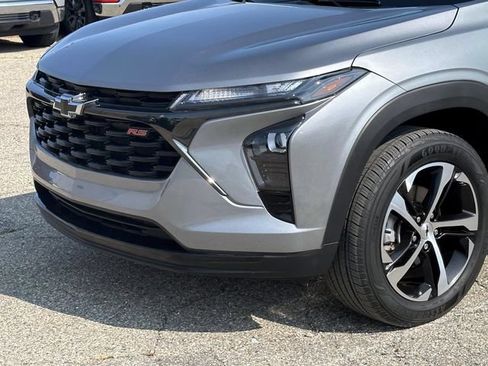 Certified 2024 Chevrolet Trax RS FWD image 9