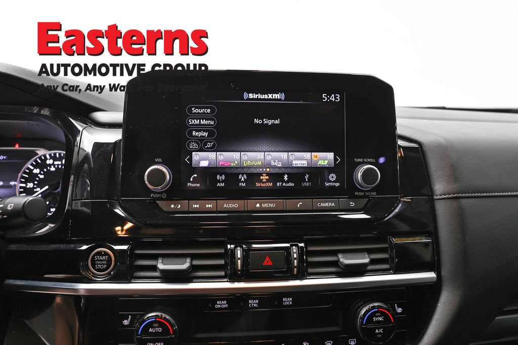 Used 2024 Nissan Pathfinder SV AWD/4WD image 13