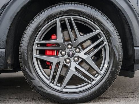 Used 2025 Ford Explorer ST-Line w/ ST-Line Street Pack image 19