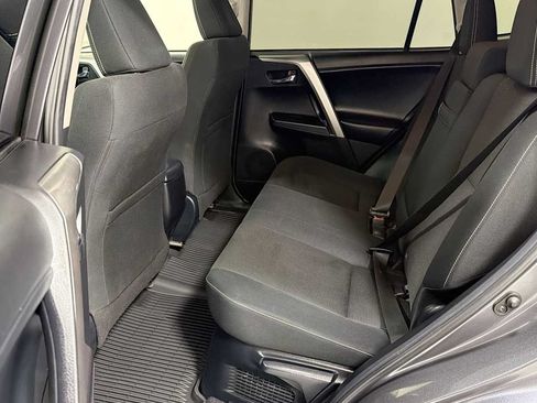 Certified 2018 Toyota RAV4 XLE w/ Carpet Mat Package AWD/4WD image 25
