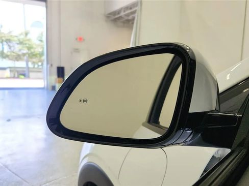 Used 2023 Chevrolet Bolt EUV Premier FWD image 28