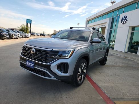 New 2026 Volkswagen Atlas Cross Sport SE image 3