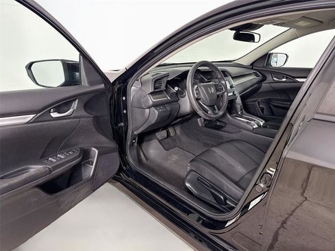 Used 2019 Honda Civic LX image 3