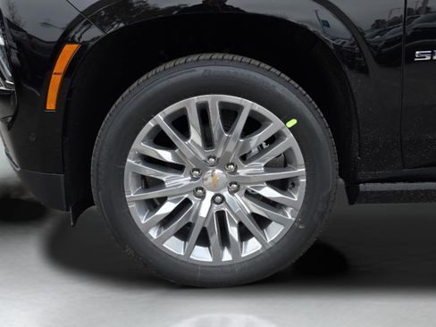 New 2026 Chevrolet Suburban High Country image 10