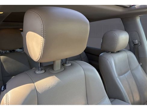 Used 2015 Nissan Pathfinder Platinum w/ Family Entertainment Package image 18