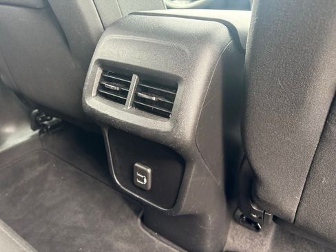 Used 2019 Chevrolet Equinox LT FWD image 28