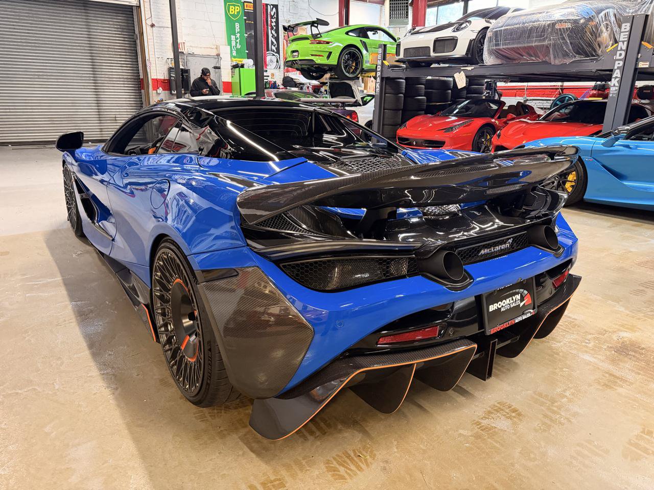 Used 2022 McLaren 720S Performance RWD image 13