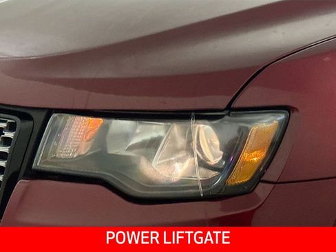 Used 2018 Jeep Grand Cherokee Altitude image 13