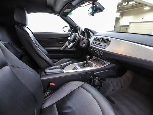 Used 2003 BMW Z4 2.5i RWD image 16