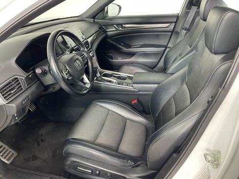 Used 2018 Honda Accord Sport image 2