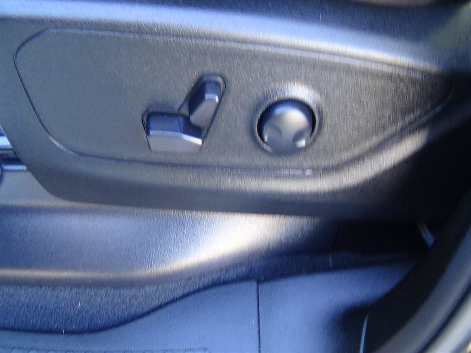 Used 2025 RAM 1500 Big Horn AWD/4WD image 21