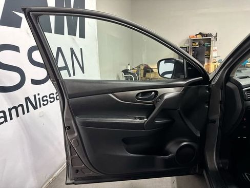 Used 2018 Nissan Rogue Sport S image 9