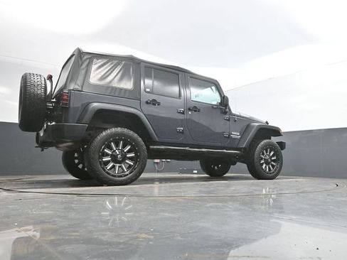 Used 2017 Jeep Wrangler Unlimited Sport w/ Connectivity Group AWD/4WD image 41