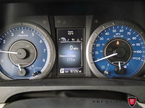 Used 2018 Toyota Sienna LE image 22