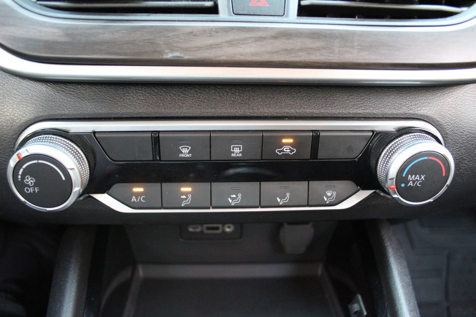 Used 2024 Nissan Altima 2.5 SV FWD image 21