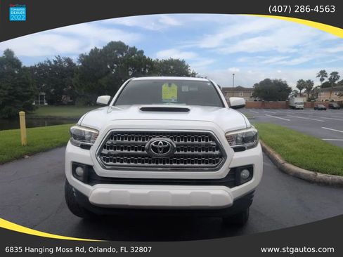 Used 2017 Toyota Tacoma TRD Sport w/ Premium & Technology Package AWD/4WD image 8
