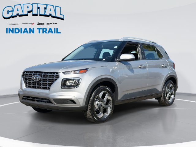 Used 2026 Hyundai Venue SEL FWD image 1
