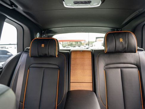 Used 2025 Rolls-Royce Cullinan image 21