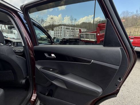 Used 2019 Kia Sorento S image 31