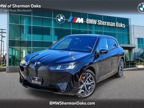 Used 2026 BMW iX xDrive60 w/ Premium Package AWD/4WD image 1