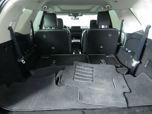 Used 2023 Nissan Pathfinder Platinum AWD/4WD image 17