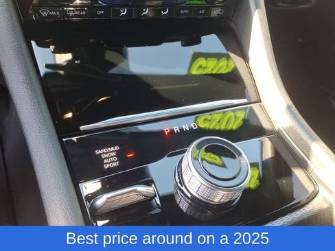 Certified 2025 Jeep Grand Cherokee Limited w/ Black Appearance Package AWD/4WD image 10