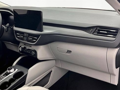 Used 2023 Ford Escape Platinum image 17