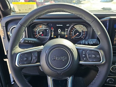New 2026 Jeep Wrangler Unlimited Sahara AWD/4WD image 14