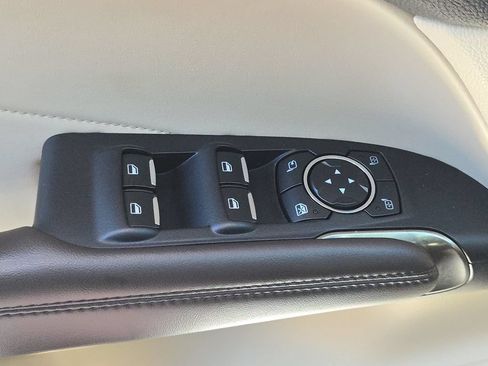 Used 2016 Lincoln MKC Select w/ Select Plus Package FWD image 22